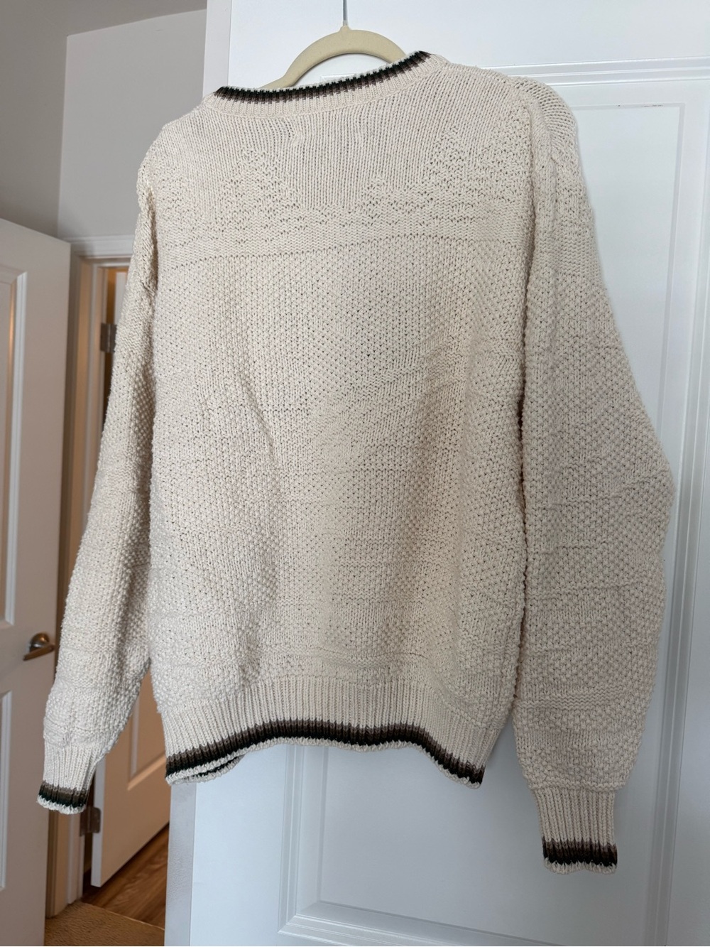 Vintage Cream Knit Sweater with Bass embroidery - Picture 2 of 6